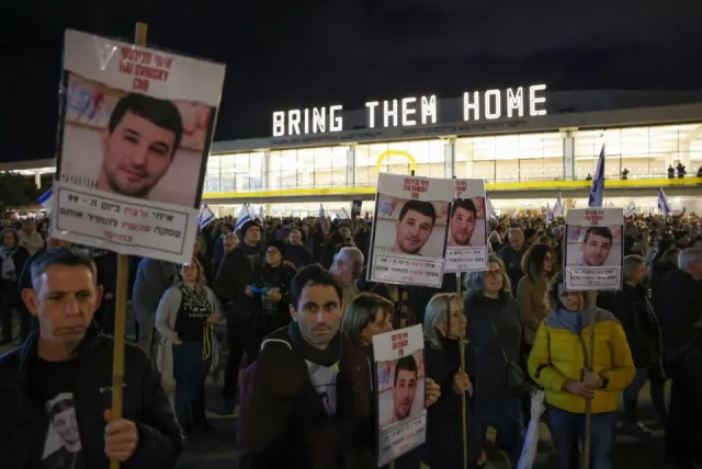 İsrail'de Başbakan Naftali Bennett'e karşı büyük bir protesto dalgası yaşanıyor