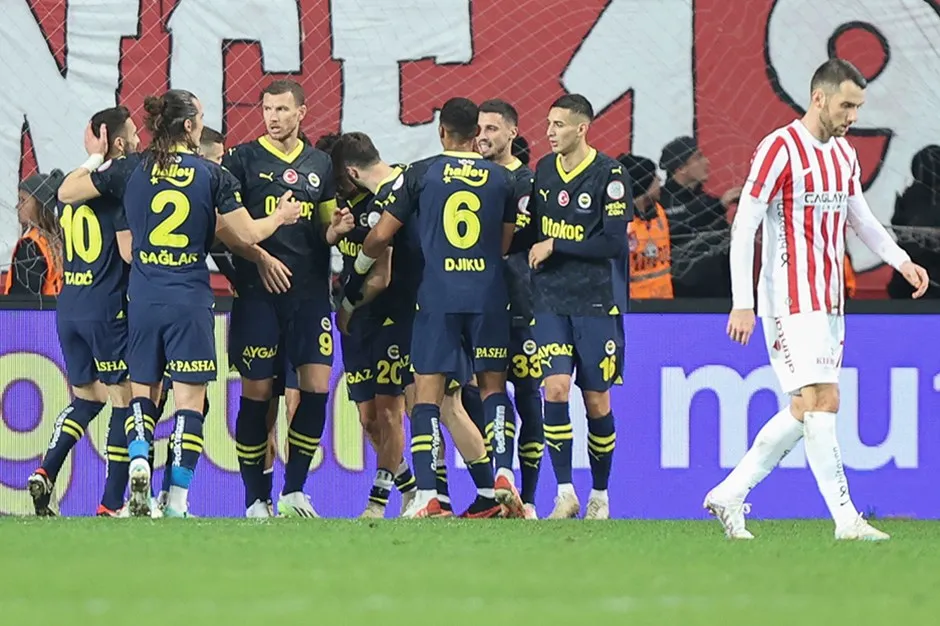 Antalyaspor-Fenerbahçe maçı, Süper Lig'in 18. haftasında büyük bir heyecana sahne oldu