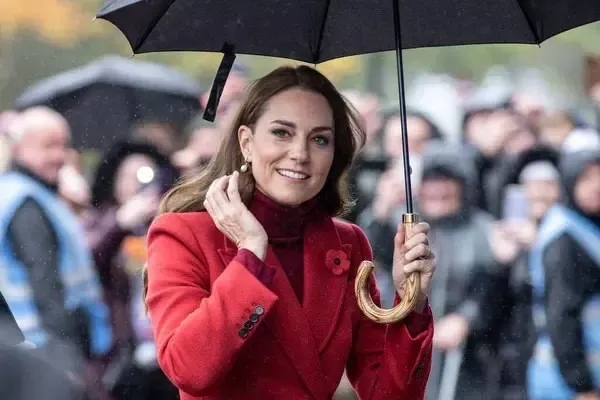 İngiltere Kreliçesi Kate Middleton ya da İngiltere Kralı Charles’ın öldü haberleri!