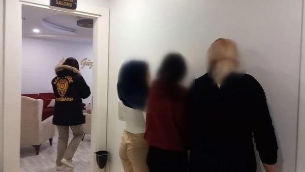 Fuhuş çetesi operasyonu, Türkiye'nin gündemine bomba gibi düştü