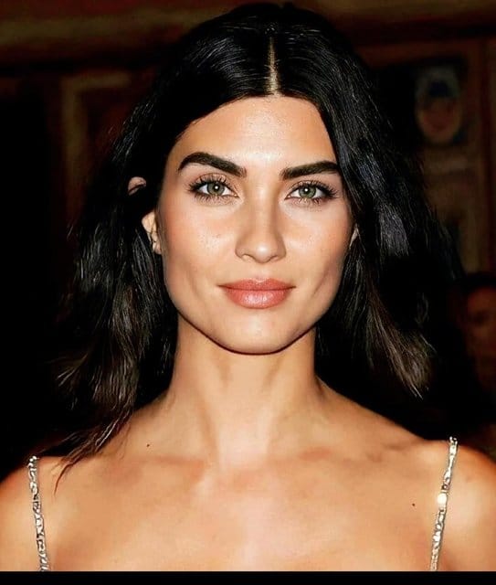 Tuba Büyüküstün Dizileri, Filmleri, Çocukları? Tuba Büyüküstün, Biyografisi?