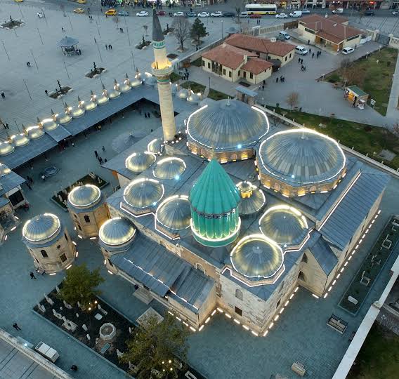 Mevlana Celaleddin Rumi Türbesi nerede nasıl gidilir?