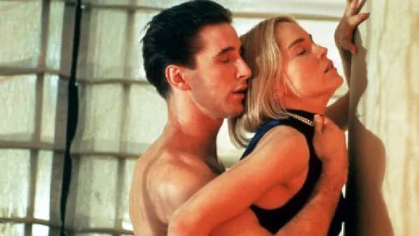 Ünlü oyuncu Sharon Stone Billy Baldwin ile yaptğı sex'in ayrıntılarını anlattı